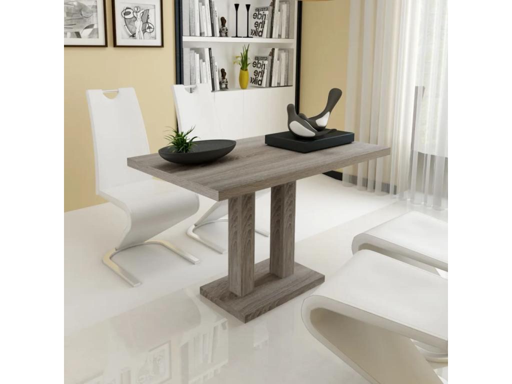 Tavolo in legno di quercia marrone